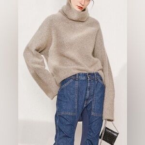 NWT Carra turtleneck sweater